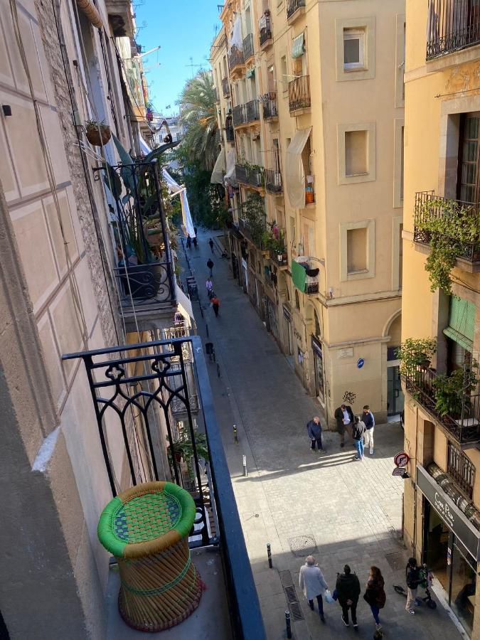 Spacious Modern Apartment In The Vibrant El Raval Barcelona Exterior photo